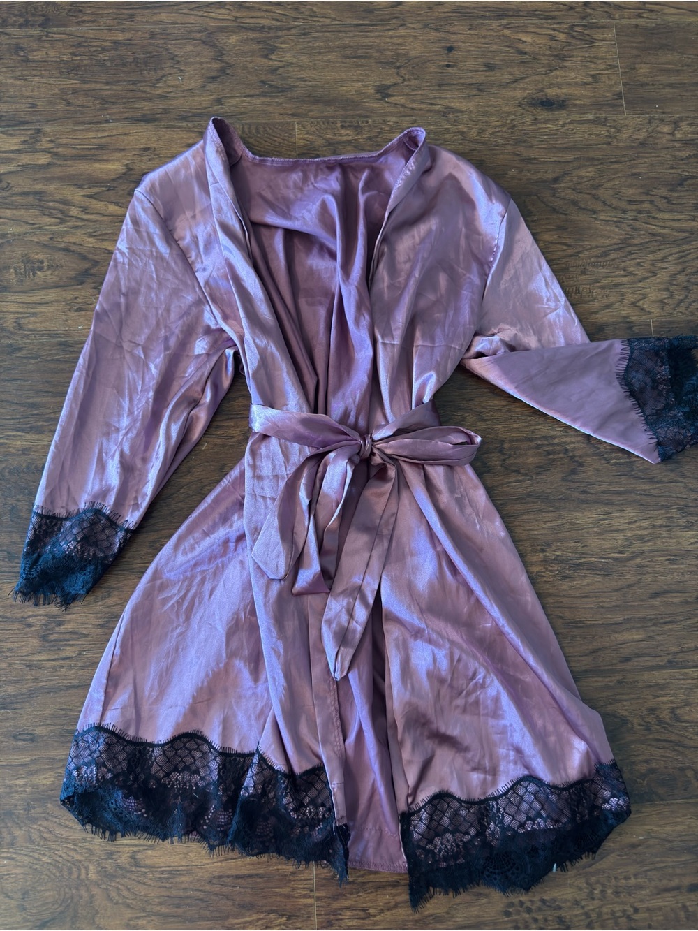 Silky Mauve Lace-Trim Women’s Robe - Unbranded